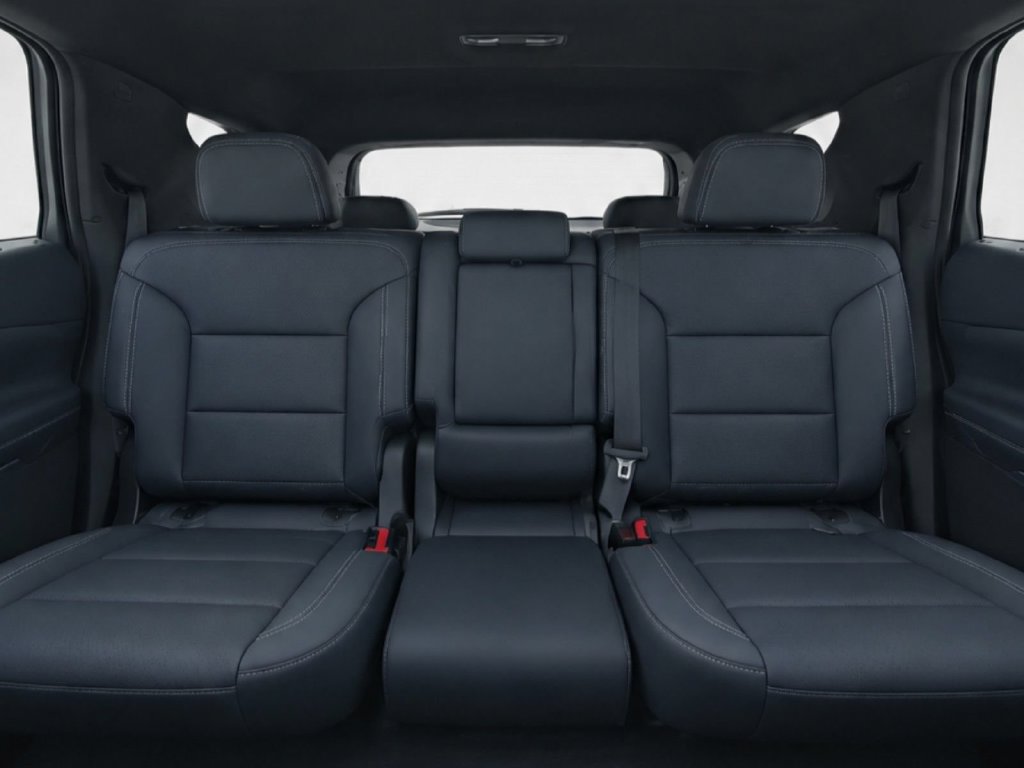 New 2027 Chevrolet Traverse LT w/ Sun and Wheel Package FWD image 34