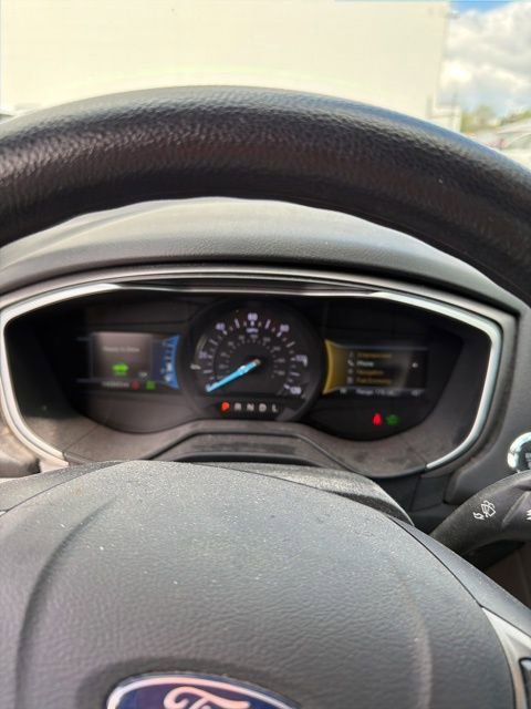 Used 2019 Ford Fusion SE FWD image 18