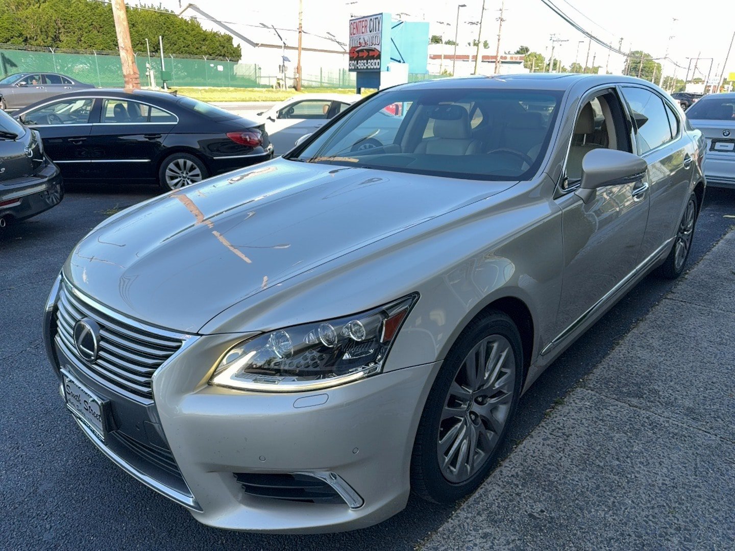 Used 2013 Lexus LS 460 L w/ All-Weather Pkg RWD image 5