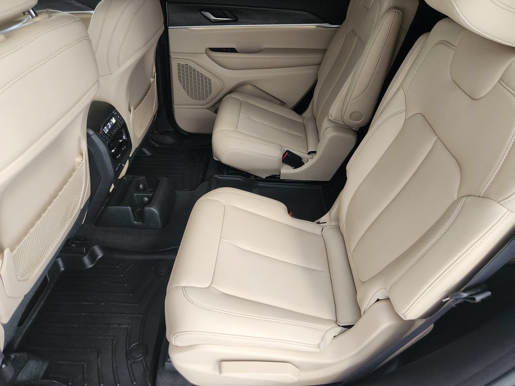Used 2025 Jeep Grand Cherokee L Limited w/ Black Appearance Package RWD image 30