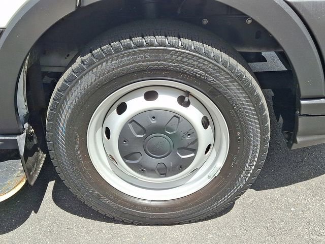 Used 2020 Ford Transit 250 Medium Roof RWD image 15