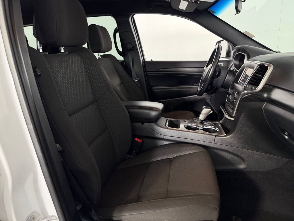 Used 2021 Jeep Grand Cherokee Laredo w/ Security & Convenience Group image 33