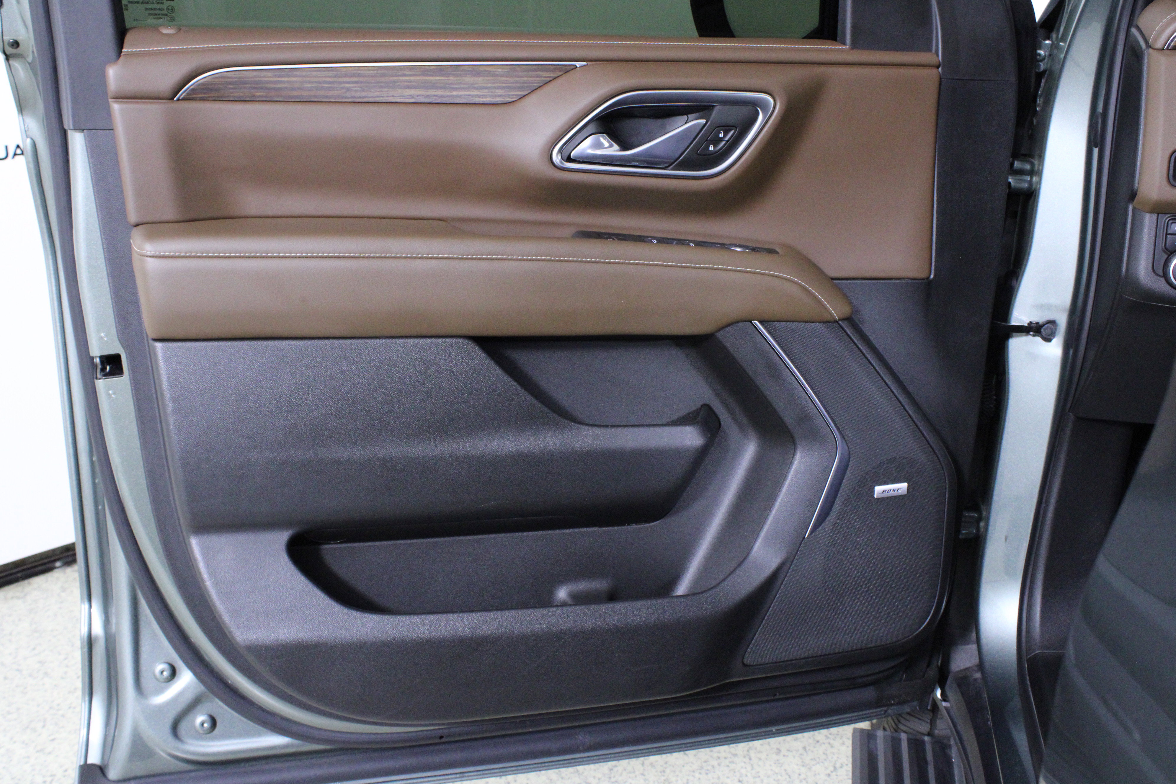 Used 2023 Chevrolet Tahoe High Country w/ Premium Package 2 image 21