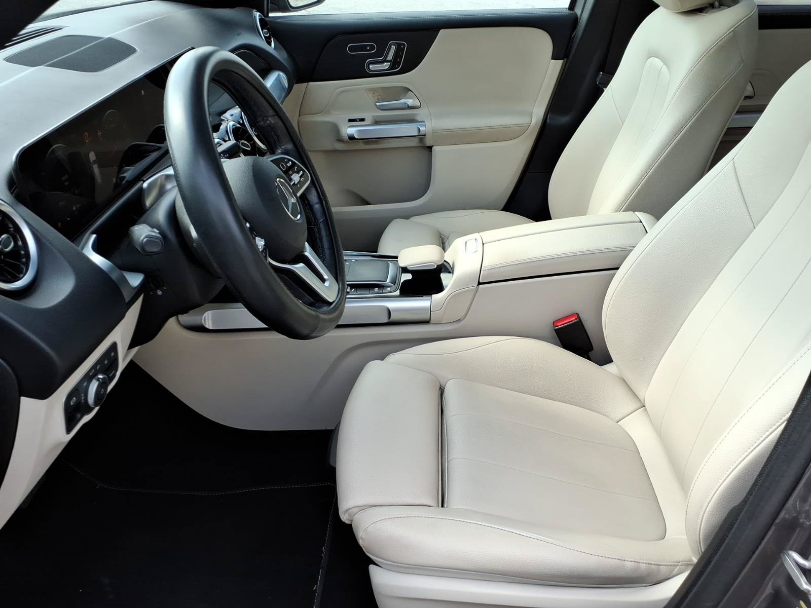 Used 2023 Mercedes-Benz GLB 250 4MATIC image 14