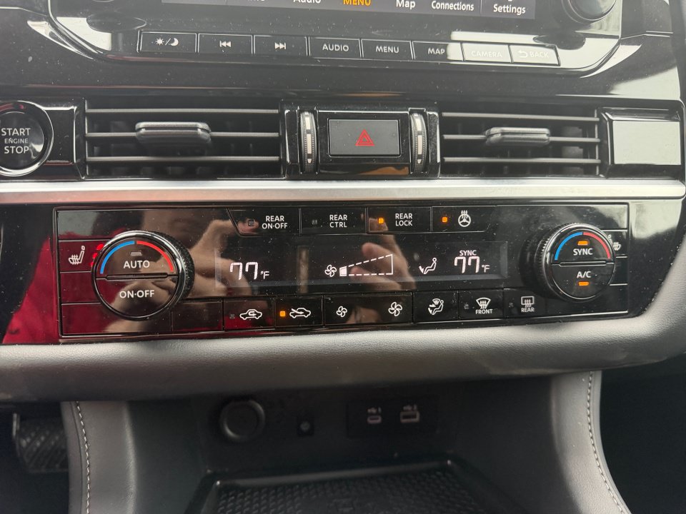 Used 2025 Nissan Pathfinder SL w/ Cargo Package FWD image 18