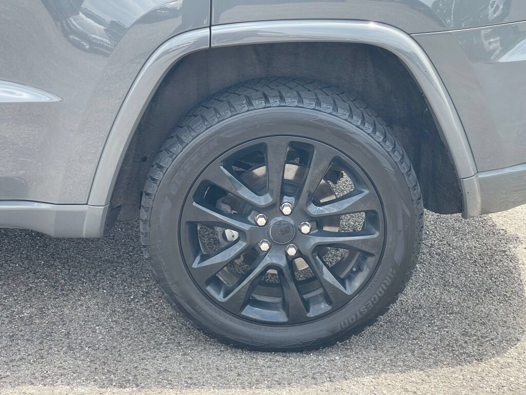 Used 2019 Jeep Grand Cherokee Altitude AWD/4WD image 40