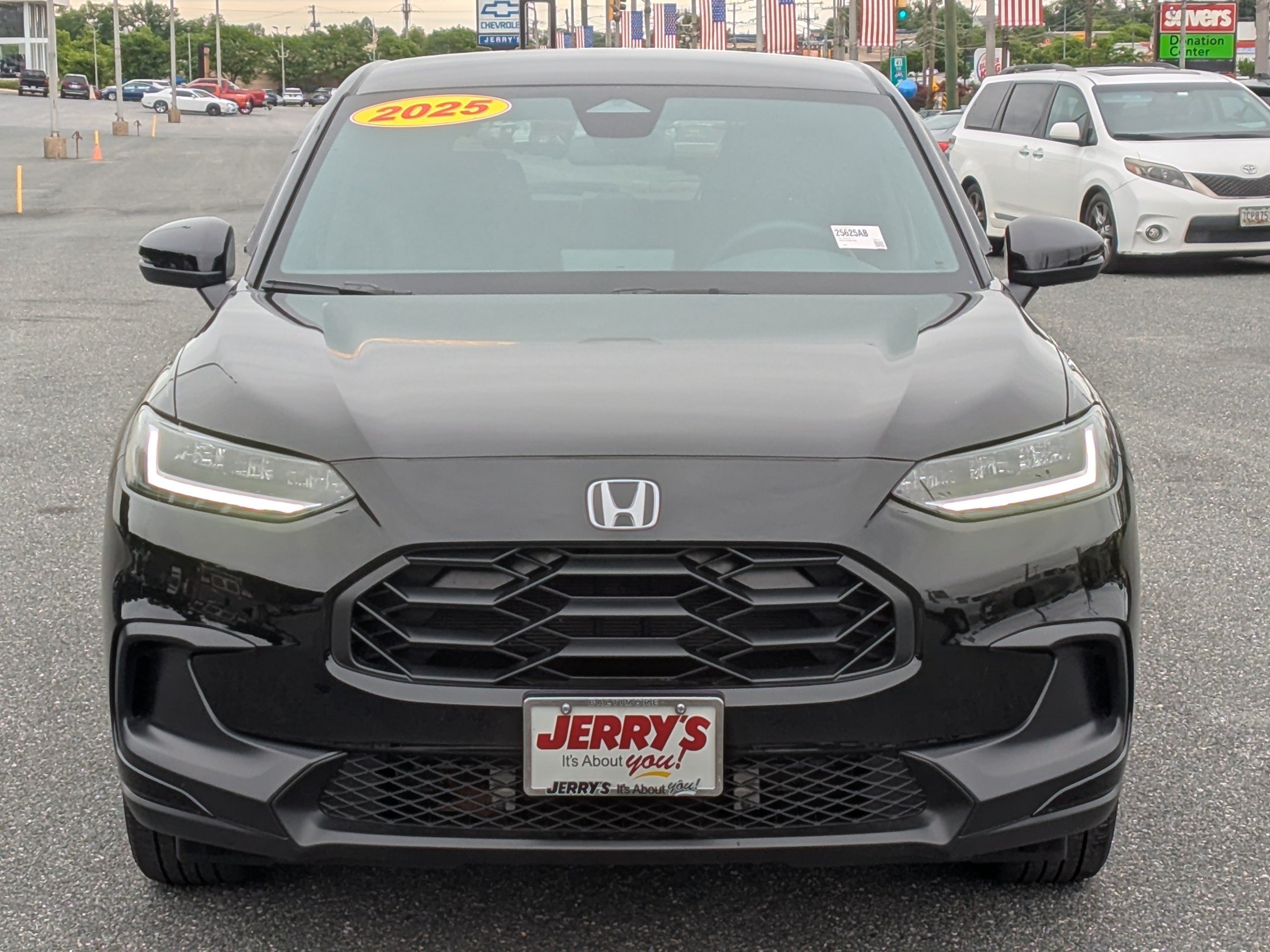 Used 2025 Honda HR-V Sport image 2