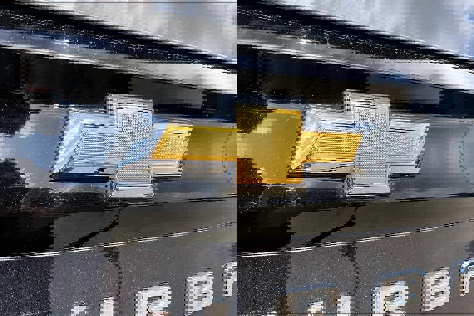 Used 2025 Chevrolet Suburban LT image 30