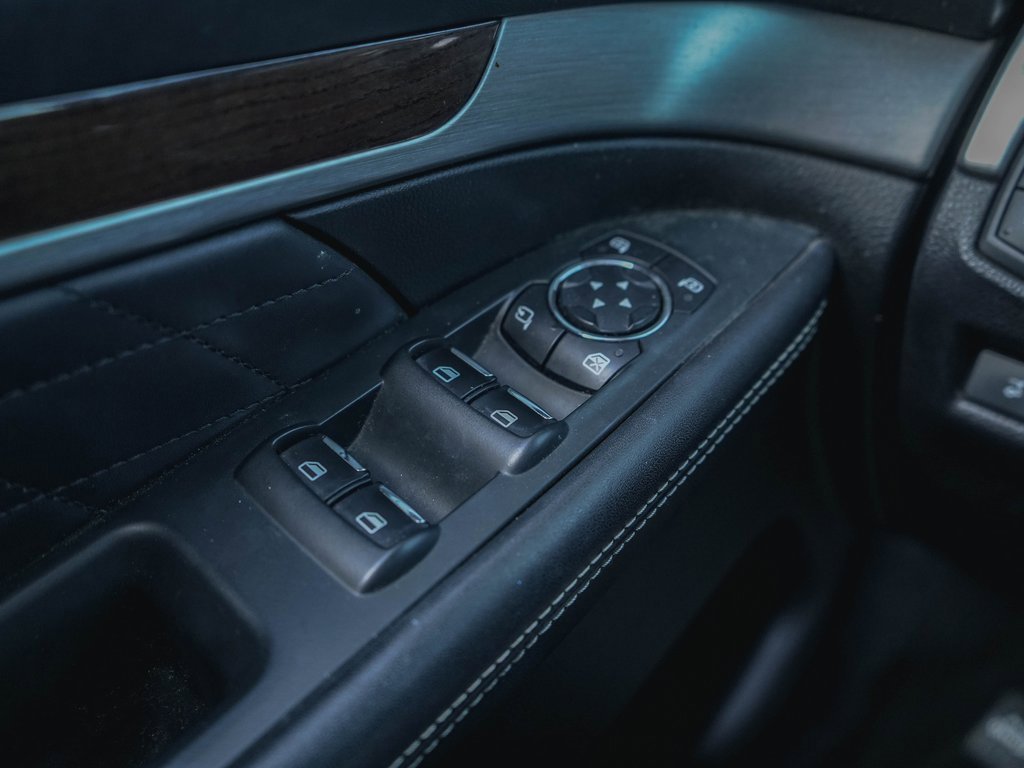 Used 2017 Ford Explorer Platinum image 24