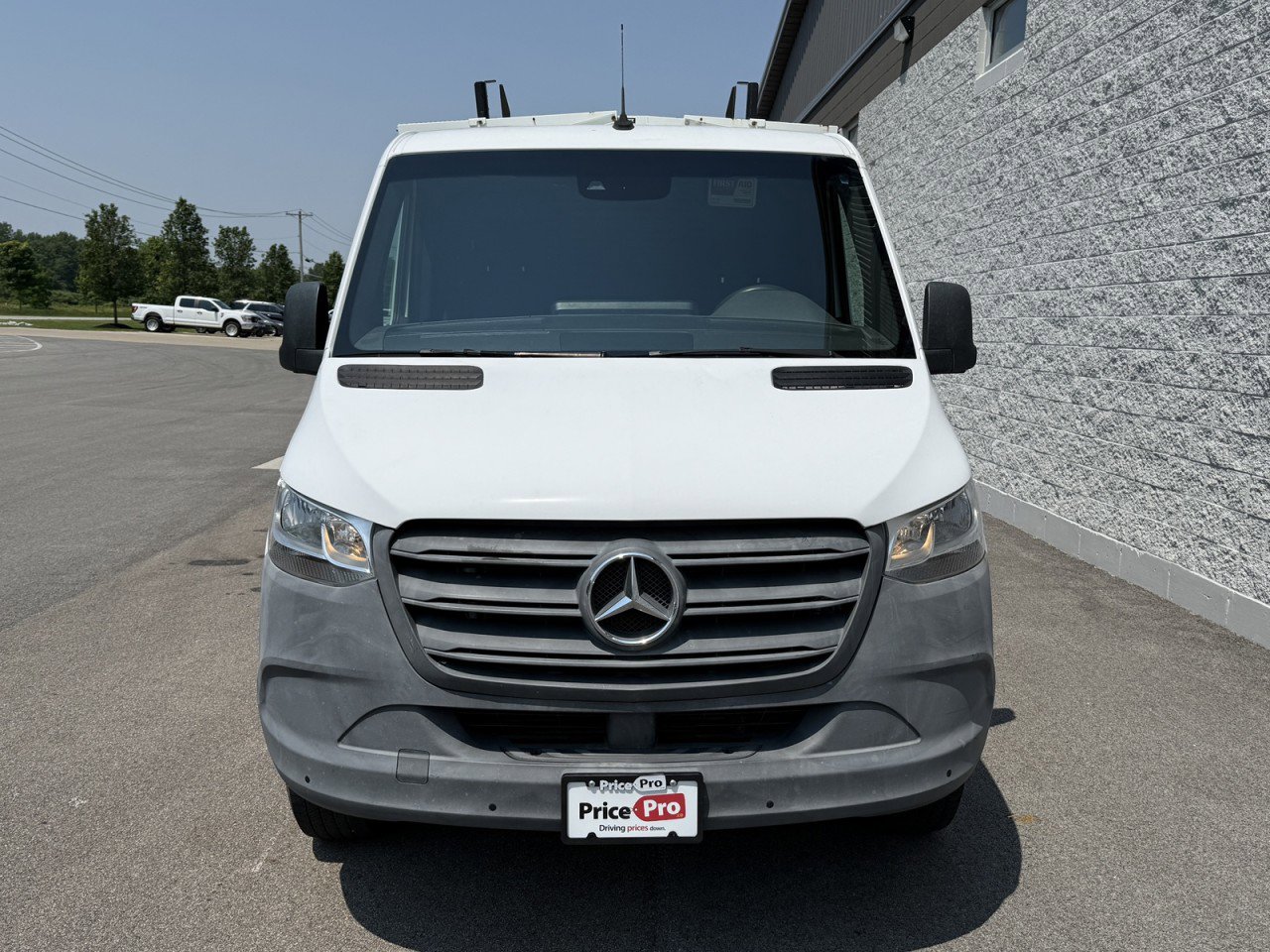 Used 2019 Mercedes-Benz Sprinter 1500 image 2