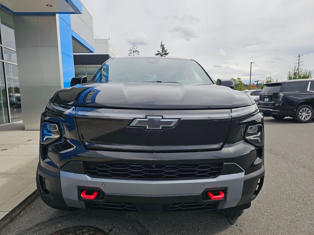 Used 2026 Chevrolet Silverado EV Trail Boss AWD/4WD image 2