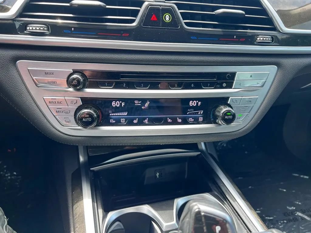 Used 2018 BMW 740i RWD image 33