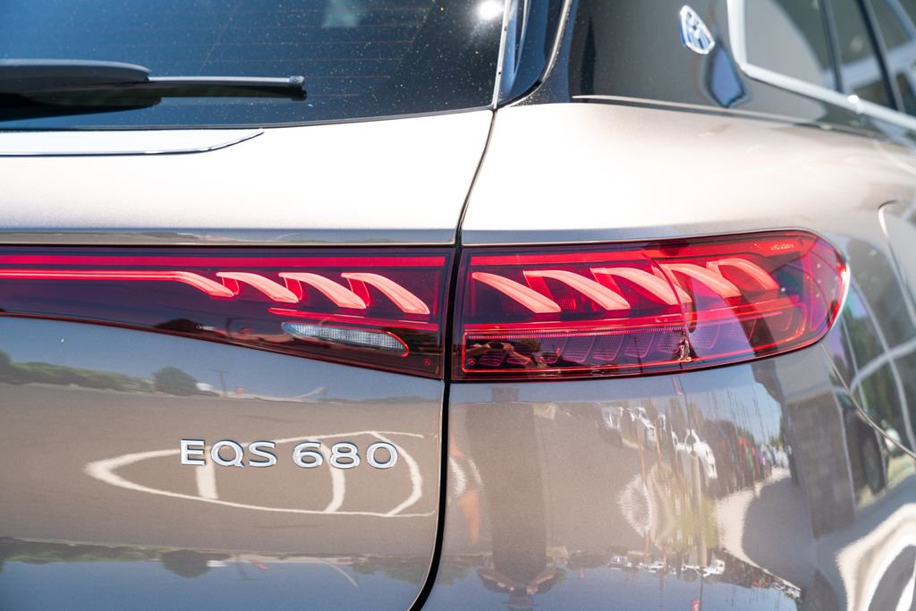 Used 2024 Mercedes-Benz Maybach EQS 680 4MATIC image 13