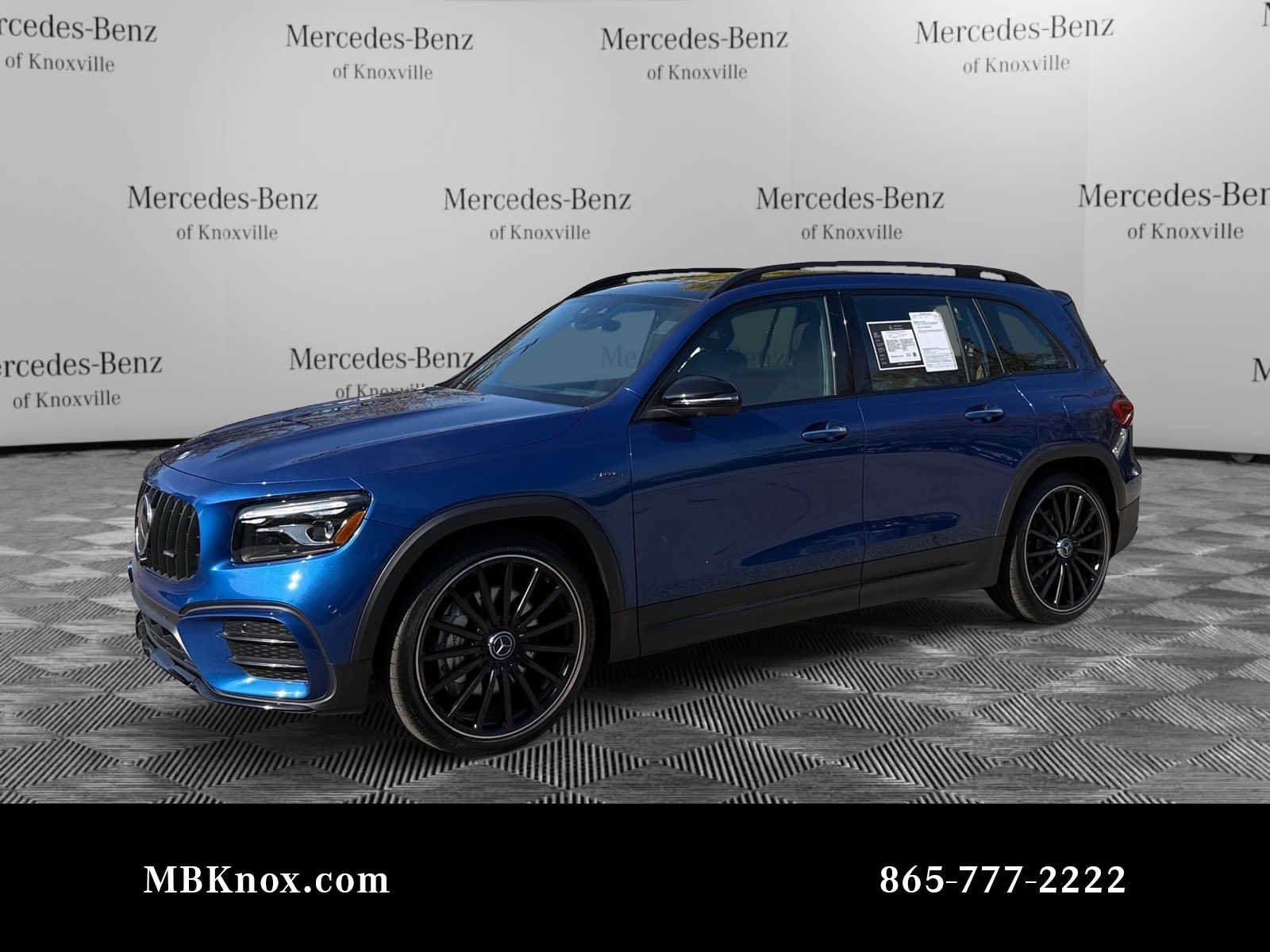 Used 2024 Mercedes-Benz GLB 35 AMG 4MATIC image 1