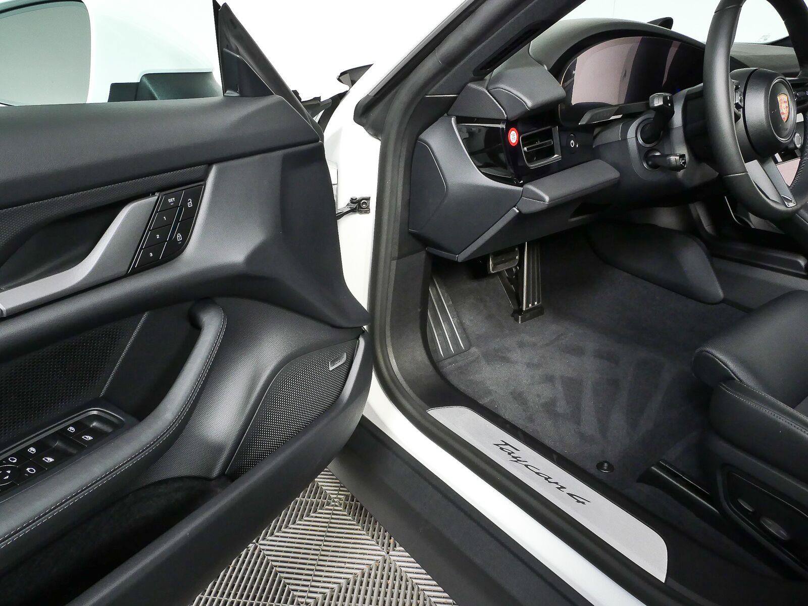 New 2026 Porsche Taycan RWD image 8