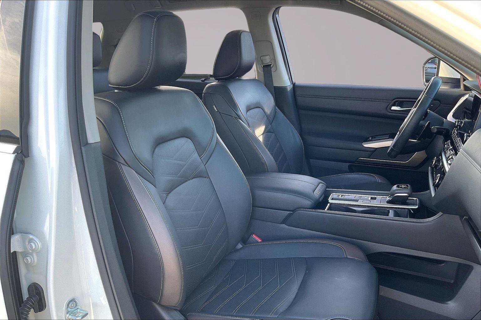 Certified 2024 Nissan Pathfinder Platinum w/ Cargo Package image 8