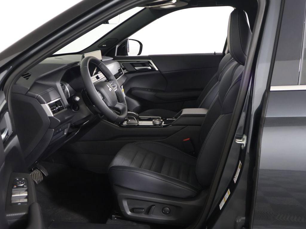 New 2026 Mitsubishi Outlander LE AWD/4WD image 27