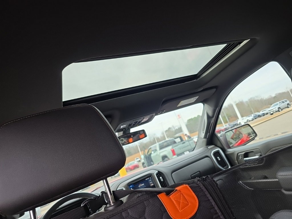 Used 2021 GMC Sierra 1500 AT4 w/ AT4 Premium Package image 10