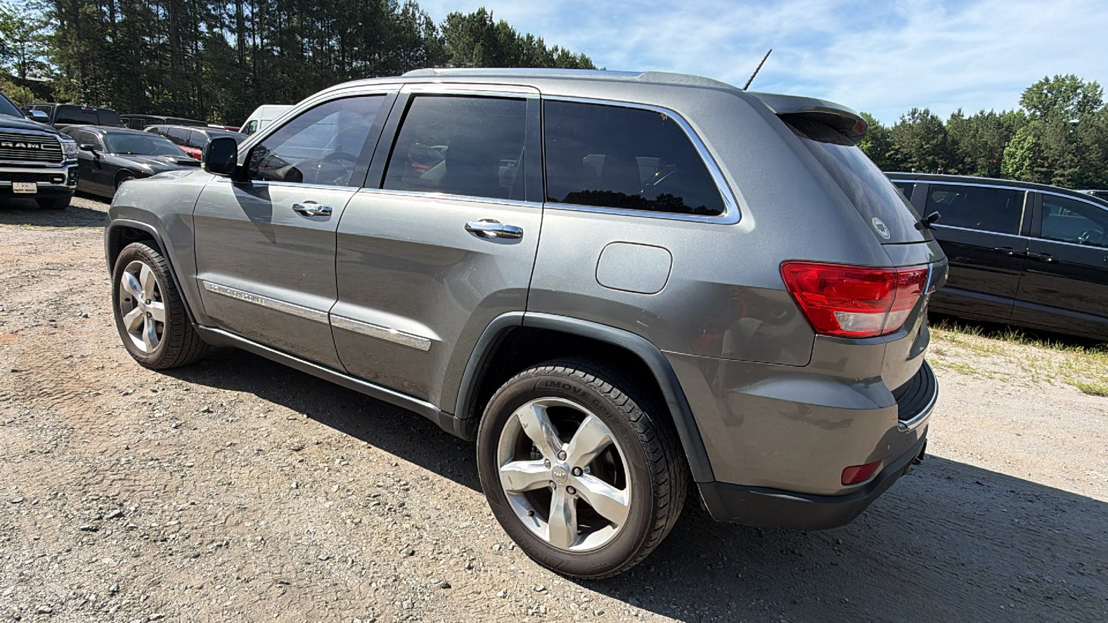 Used 2012 Jeep Grand Cherokee Overland Summit RWD image 10