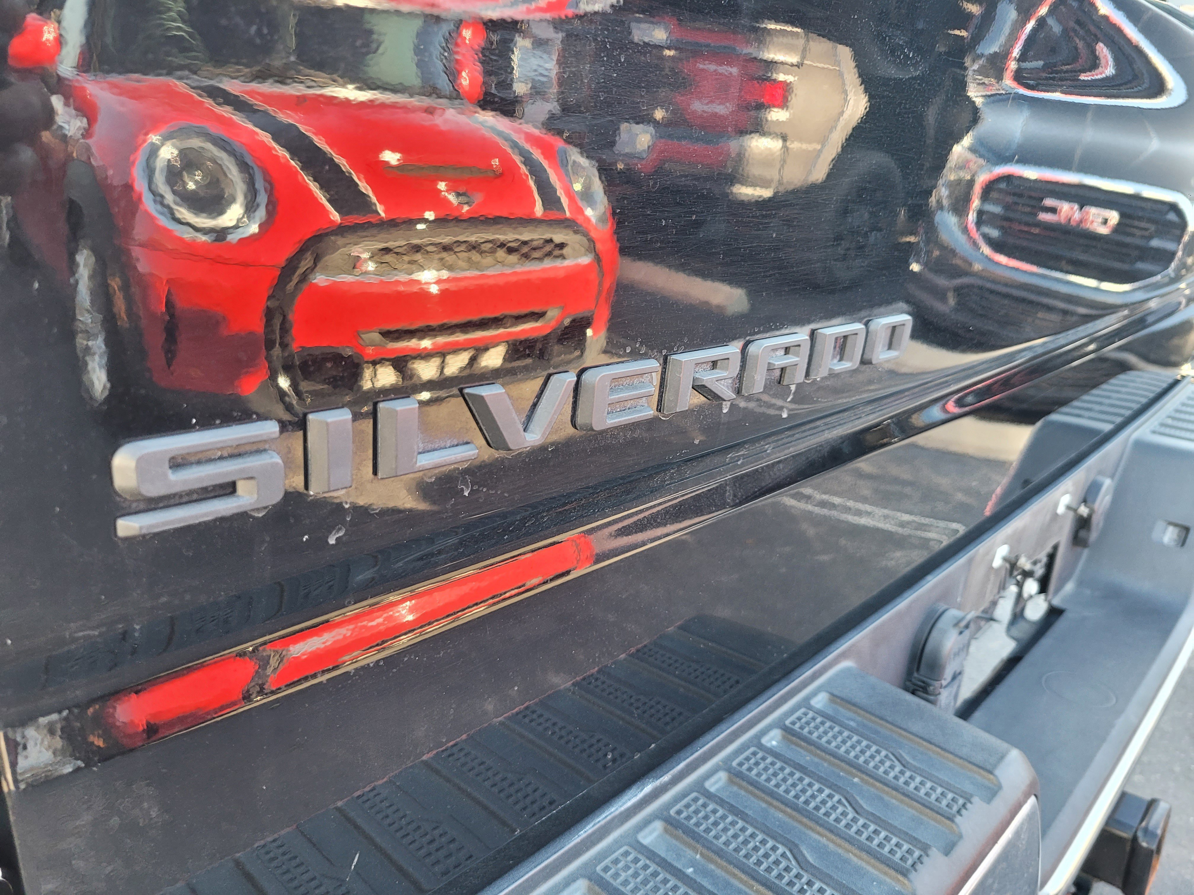 Used 2022 Chevrolet Silverado 1500 LT RWD image 7