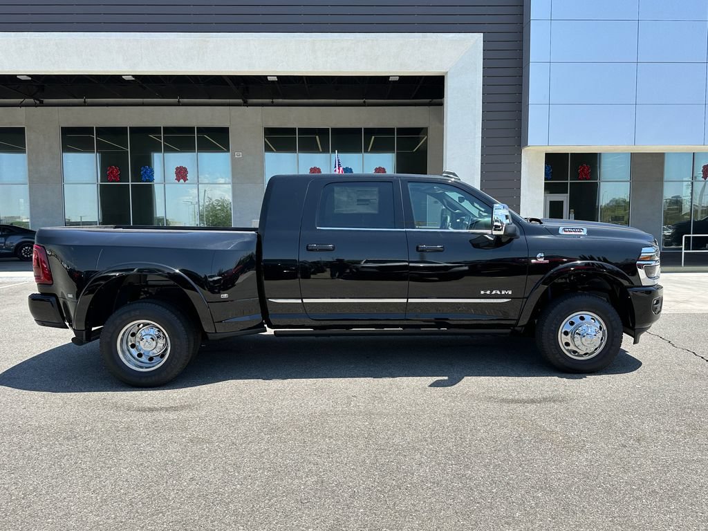 New 2026 RAM 3500 Limited AWD/4WD image 9