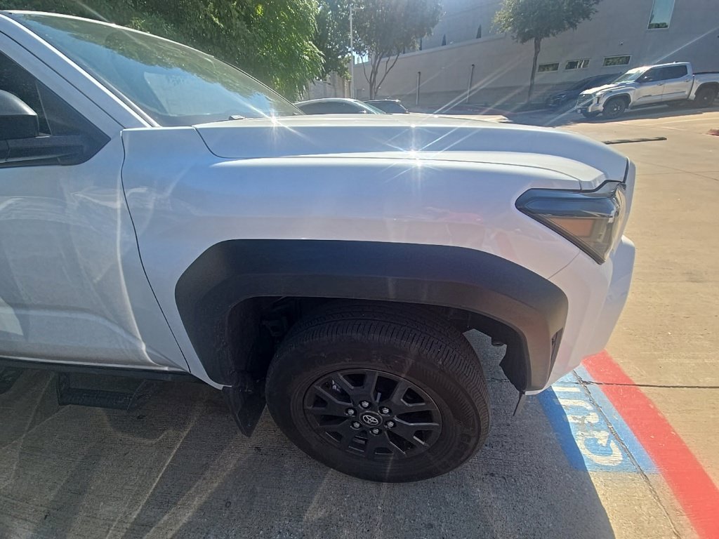 Used 2025 Toyota 4Runner SR5 AWD/4WD image 14