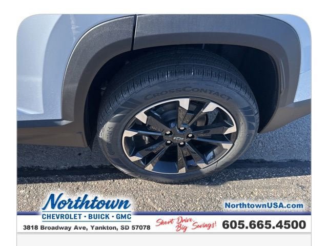 New 2026 Chevrolet Equinox RS w/ LPO, Floor Liner Package AWD/4WD image 9