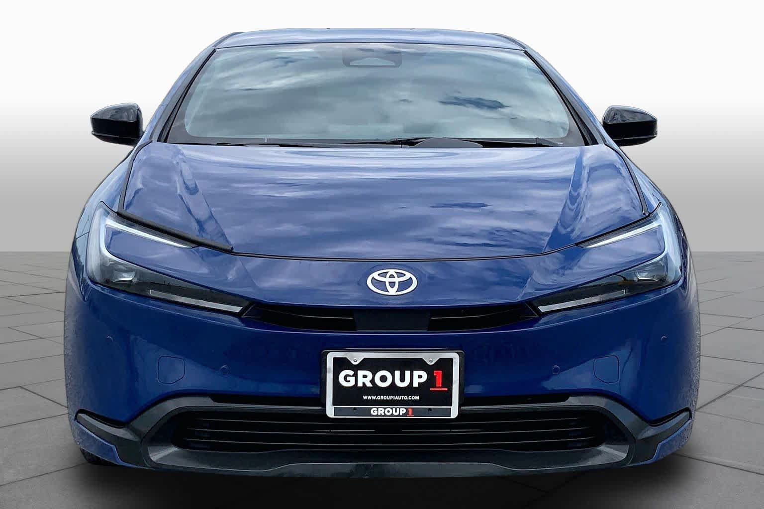 Used 2025 Toyota Prius LE FWD image 4