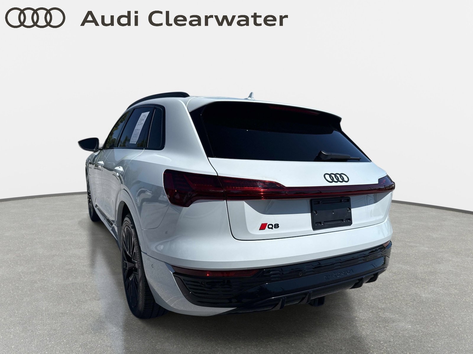 Used 2024 Audi Q8 e-tron Prestige AWD/4WD image 8