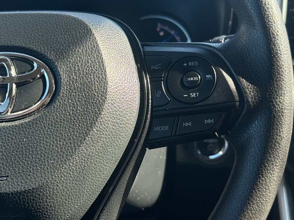 Used 2023 Toyota RAV4 AWD Hybrid image 19