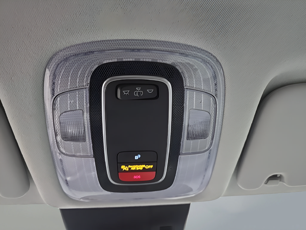 Used 2025 Hyundai Kona SEL FWD image 38