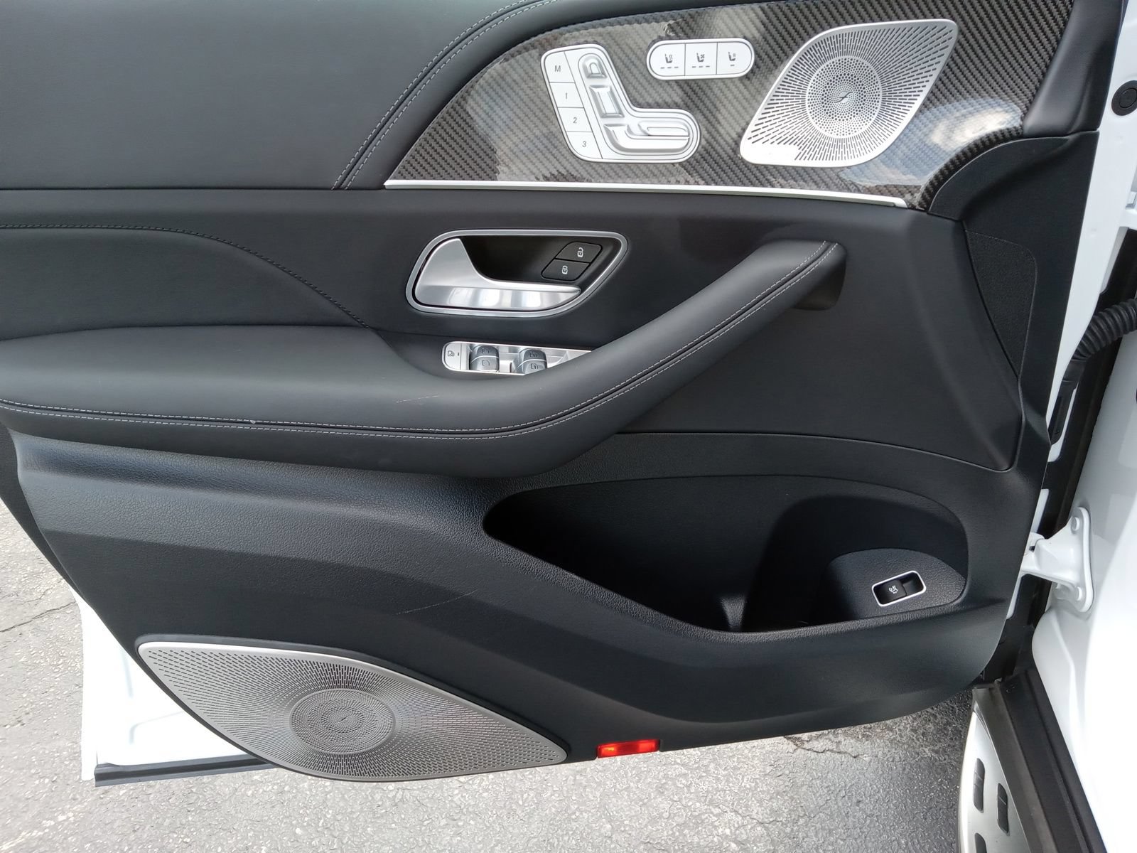 Used 2025 Mercedes-Benz GLS 63 AMG 4MATIC image 9