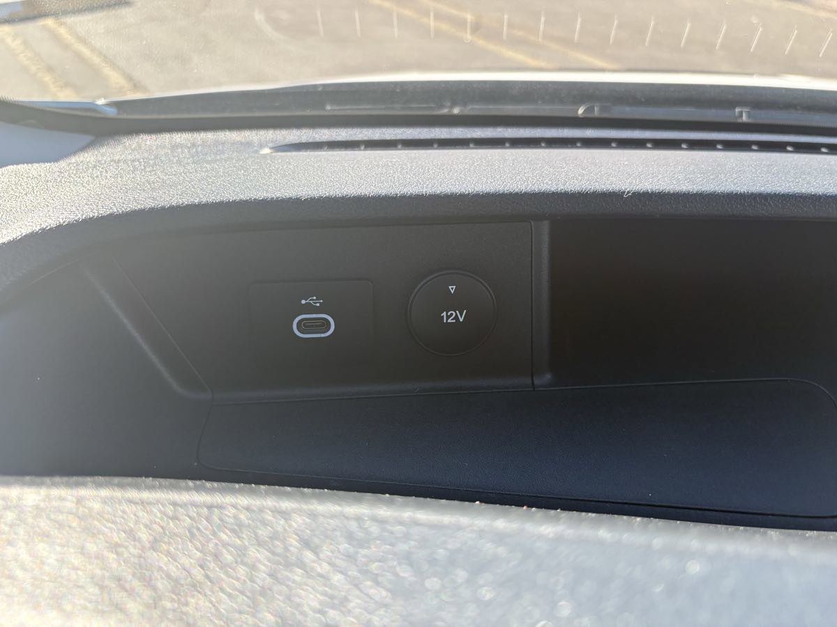 Used 2024 Ford Transit 250 148 Medium Roof Extended AWD image 20