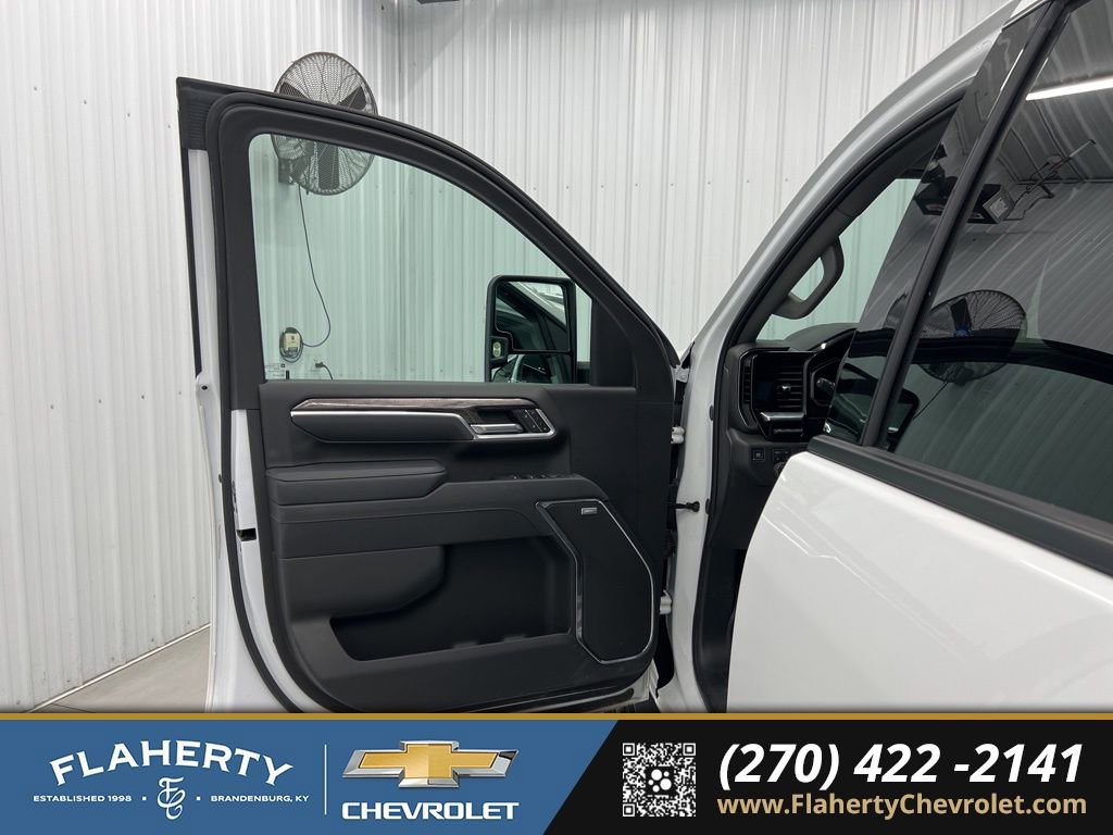 Used 2025 Chevrolet Silverado 2500 LTZ w/ Trail Boss Package image 8