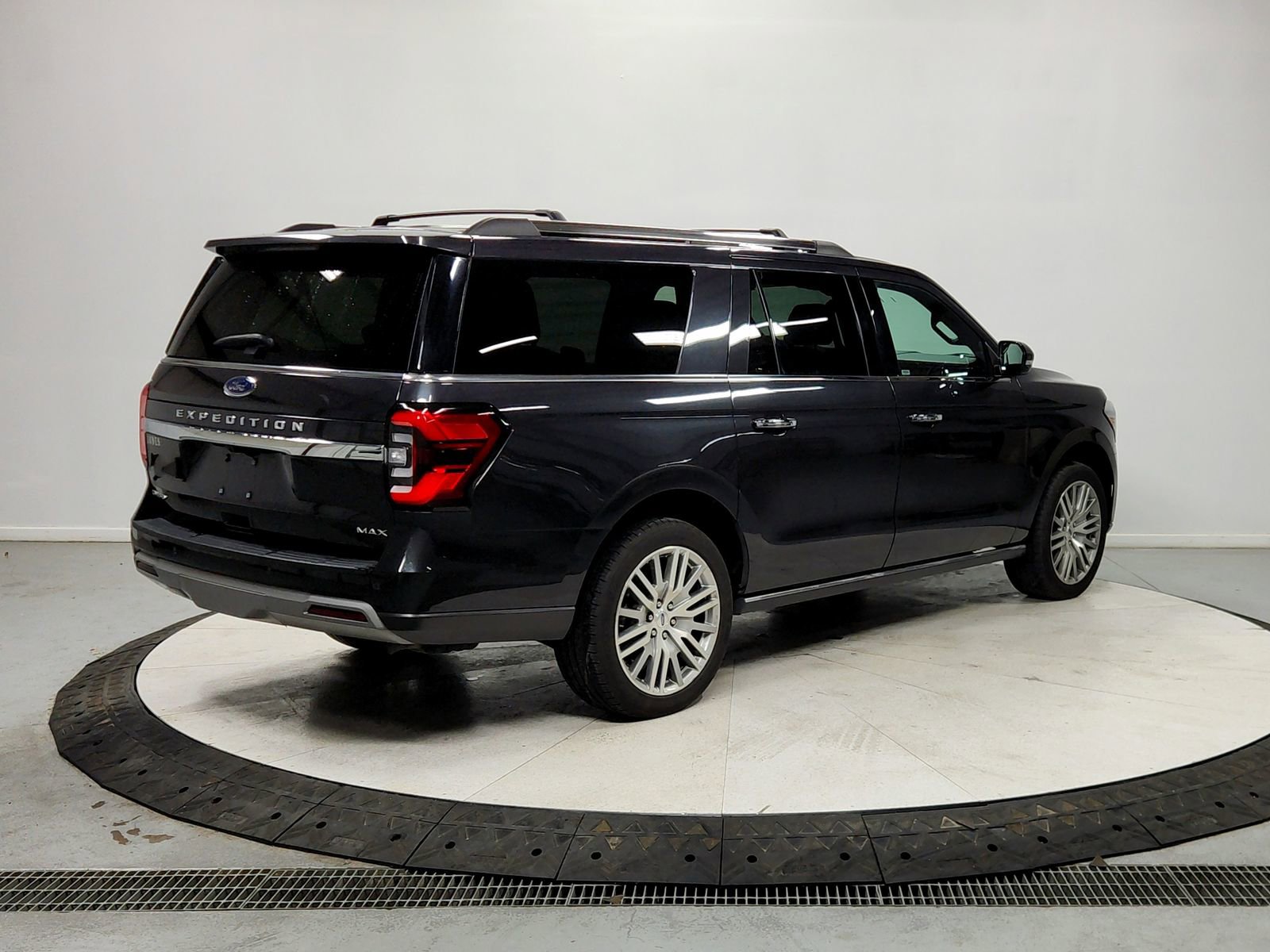 Used 2024 Ford Expedition Max Limited image 7