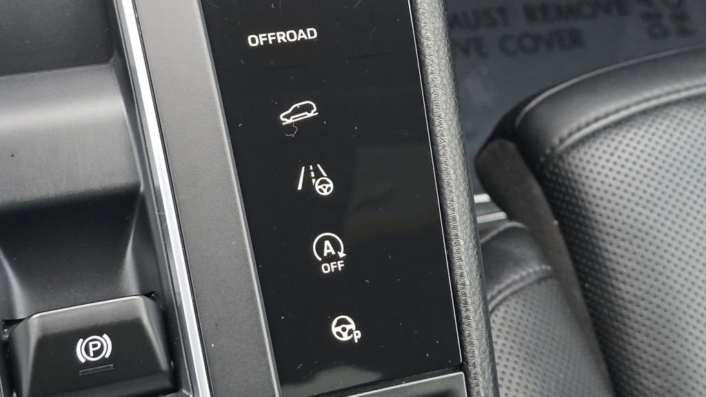 Used 2022 Porsche Macan image 9