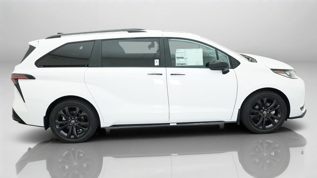New 2026 Toyota Sienna XSE FWD image 35