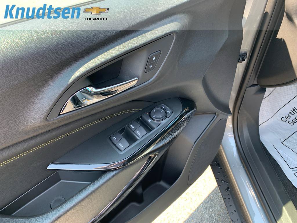 New 2026 Chevrolet Trax ACTIV w/ Sunroof Package FWD image 21