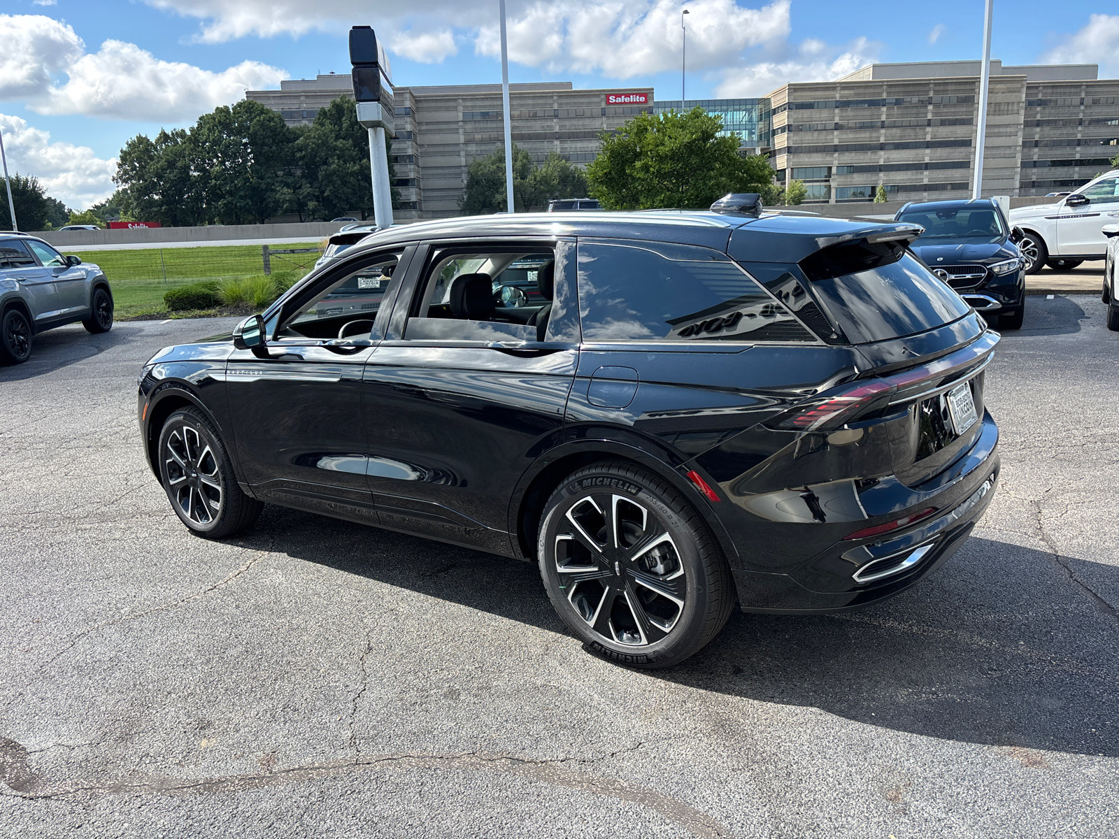 New 2026 Lincoln Nautilus Reserve AWD/4WD image 5