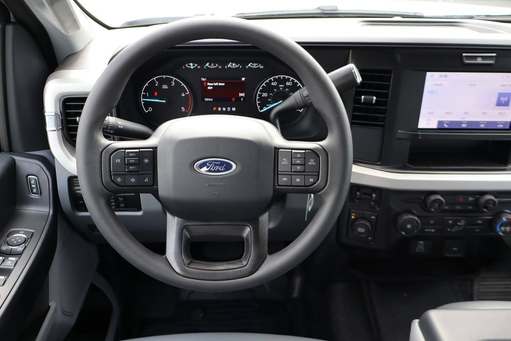 Used 2025 Ford F550 4x4 Crew Cab Super Duty image 21