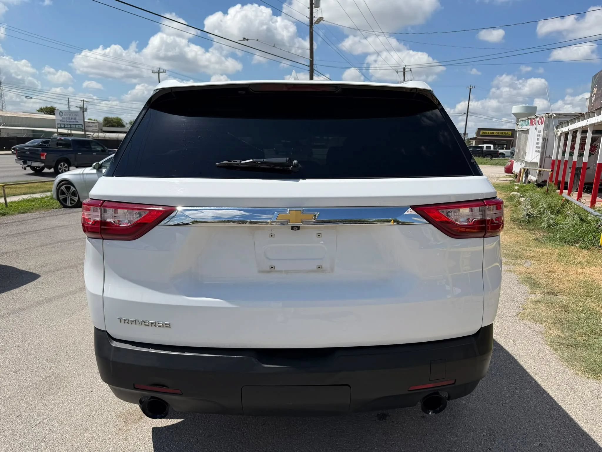 Used 2020 Chevrolet Traverse LS FWD image 2