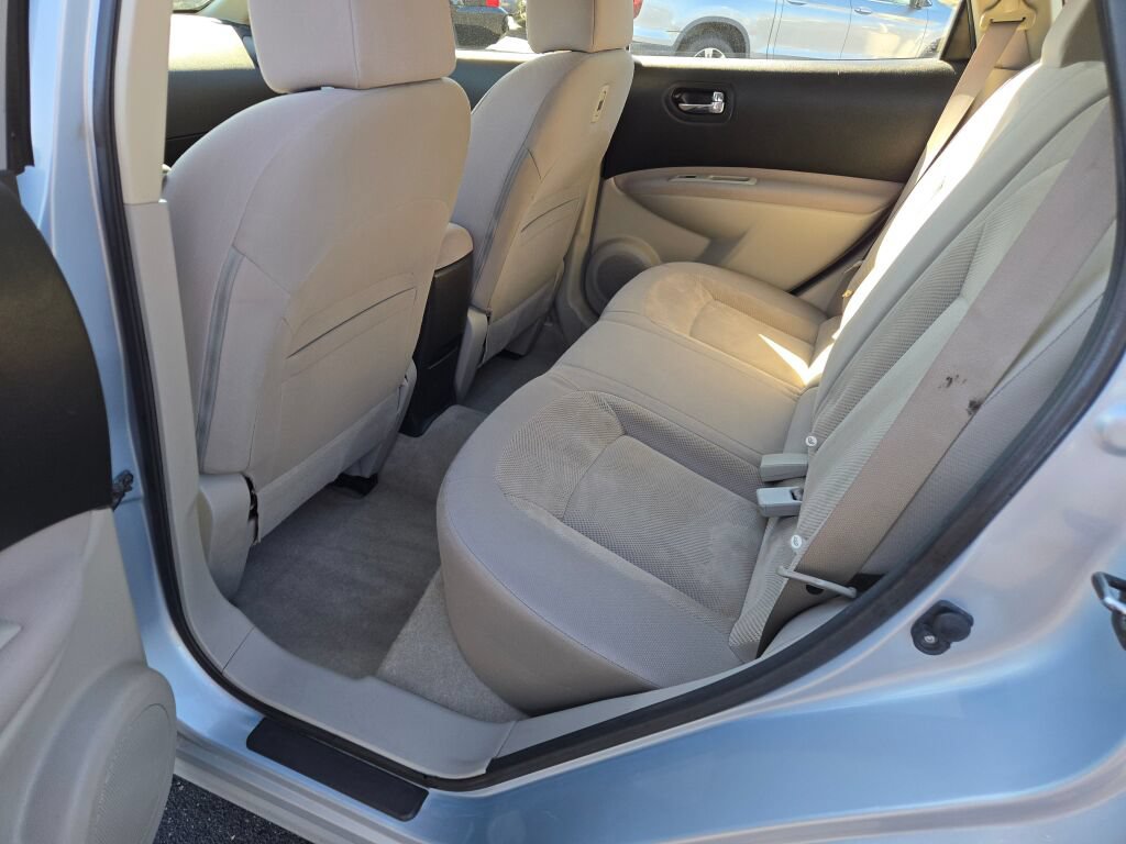 Used 2014 Nissan Rogue S FWD image 22