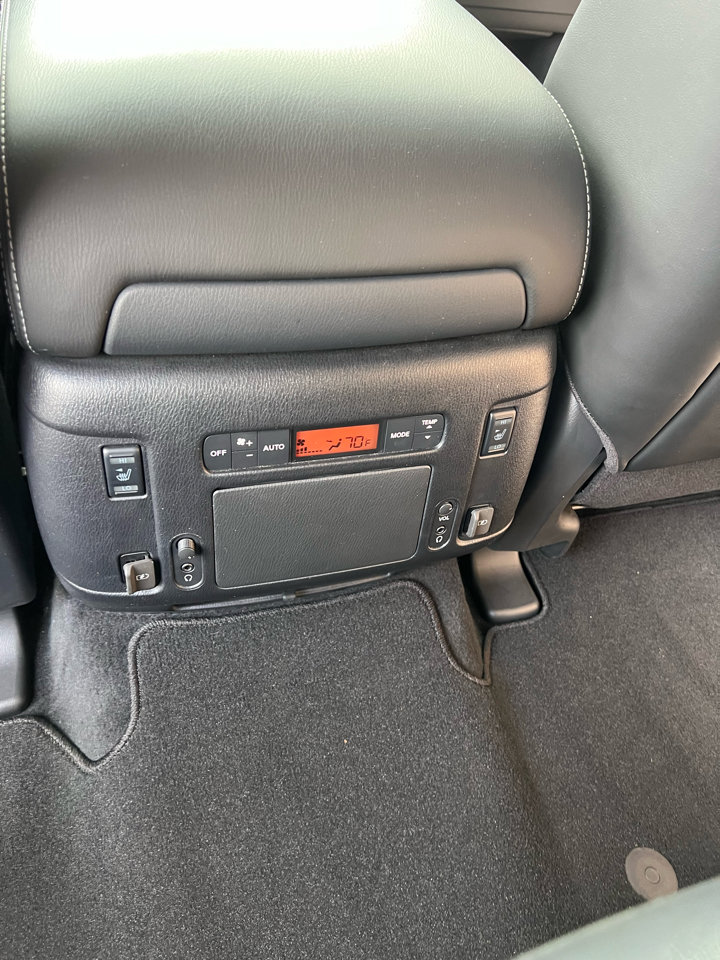 Used 2020 Nissan Armada Platinum w/ Captain's Chairs Package image 14
