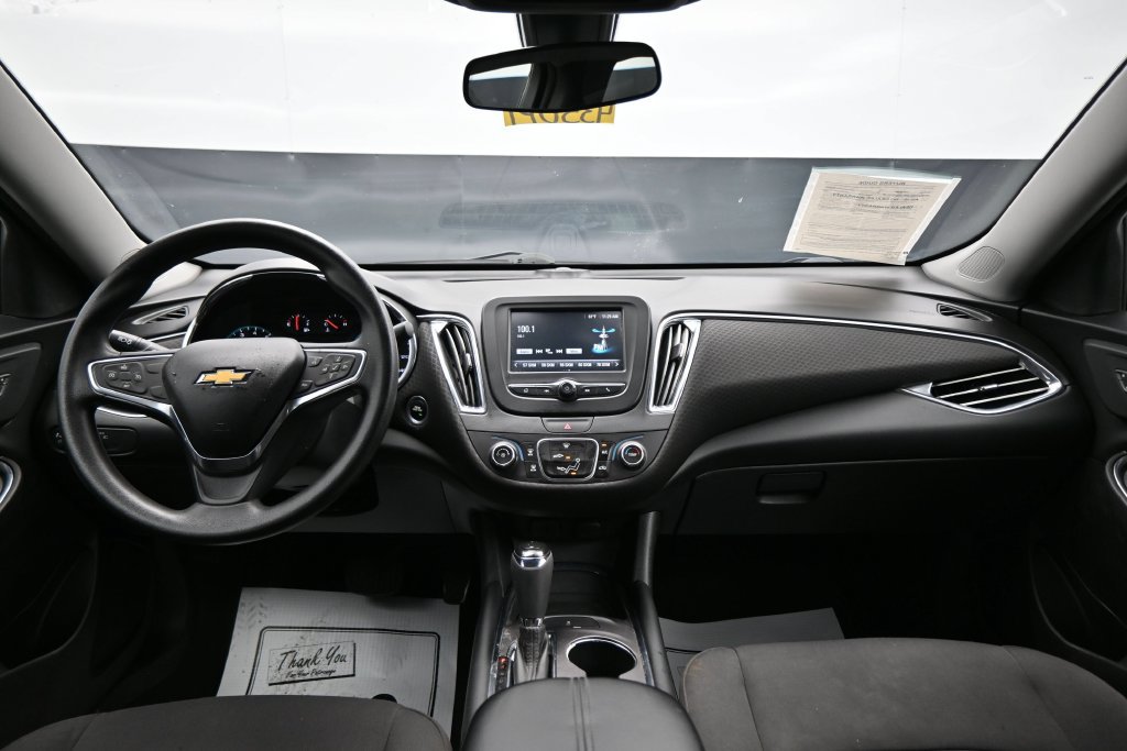 Used 2018 Chevrolet Malibu LT FWD image 13