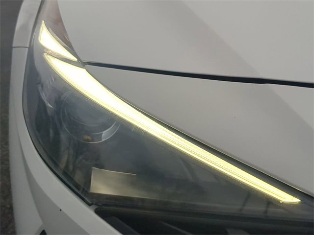 Used 2022 Hyundai Elantra Blue image 9