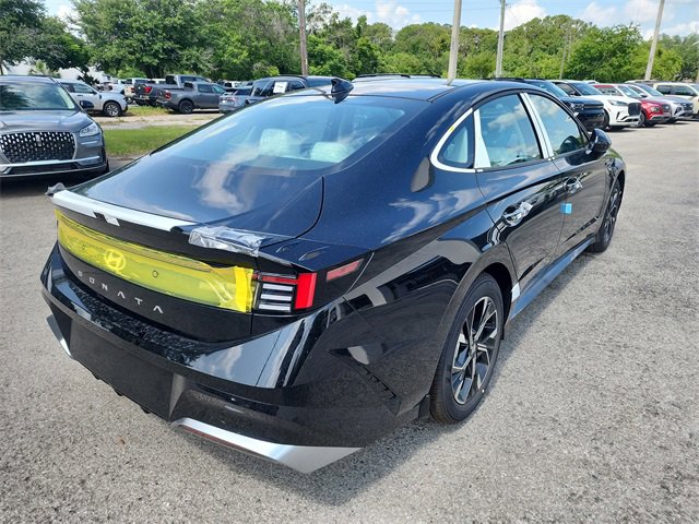New 2025 Hyundai Sonata SEL image 3