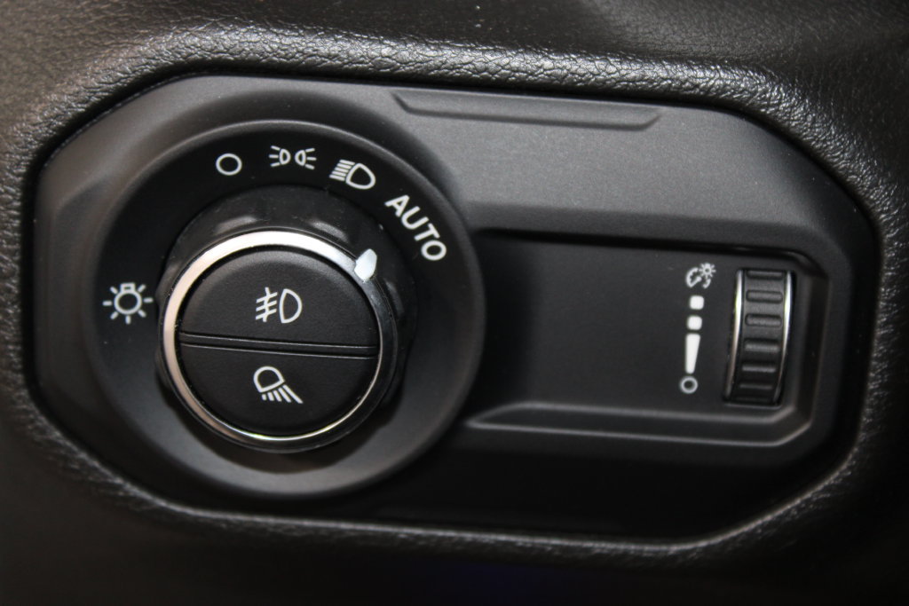 Used 2023 Jeep Gladiator Sport AWD/4WD image 39
