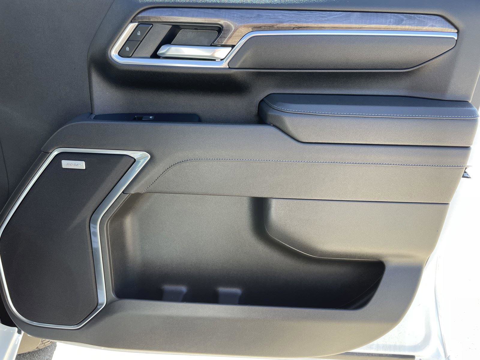 Used 2025 Chevrolet Silverado 3500 LTZ w/ LTZ Texas Edition image 30