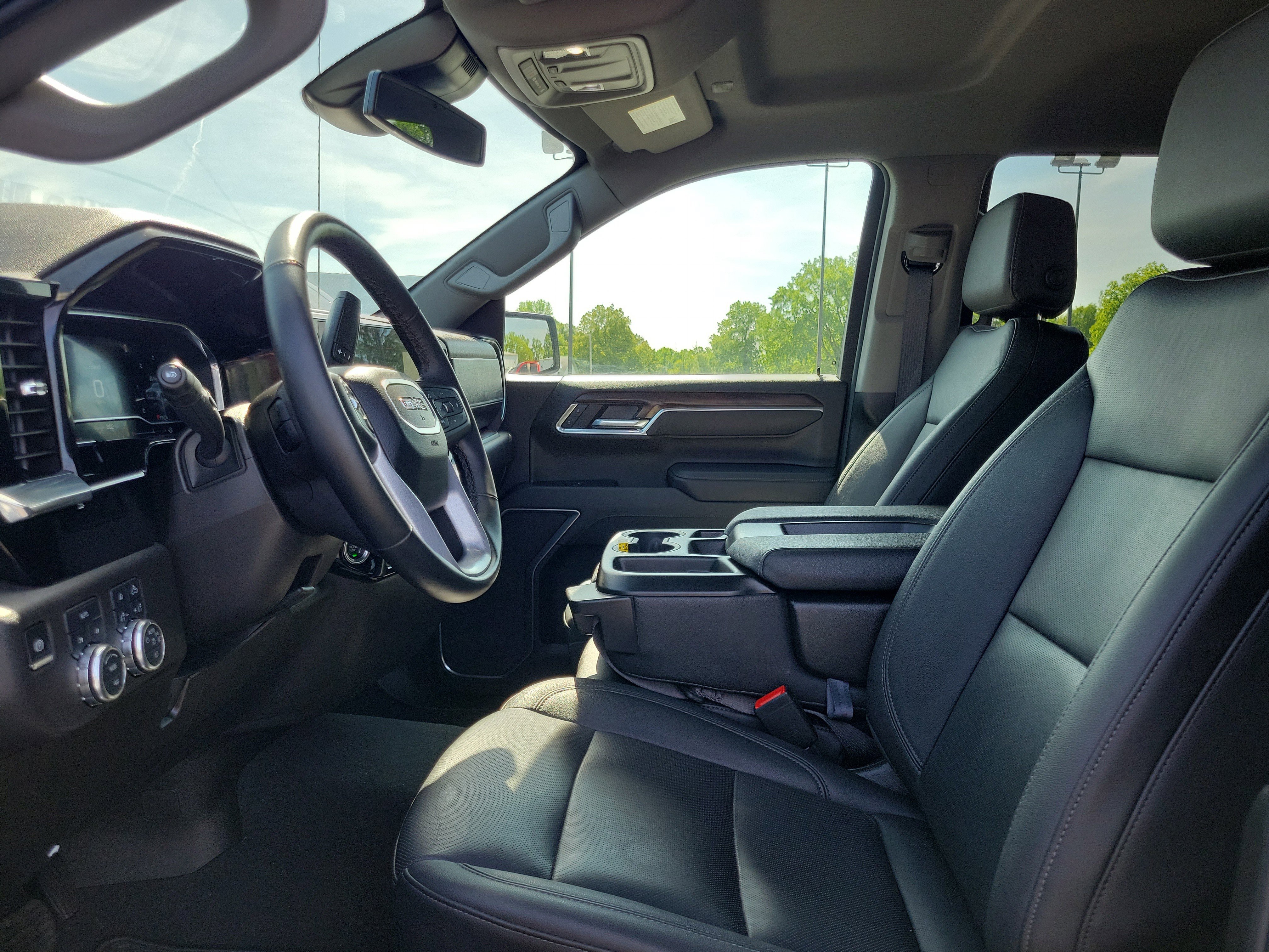 Used 2025 GMC Sierra 1500 SLT AWD/4WD image 15