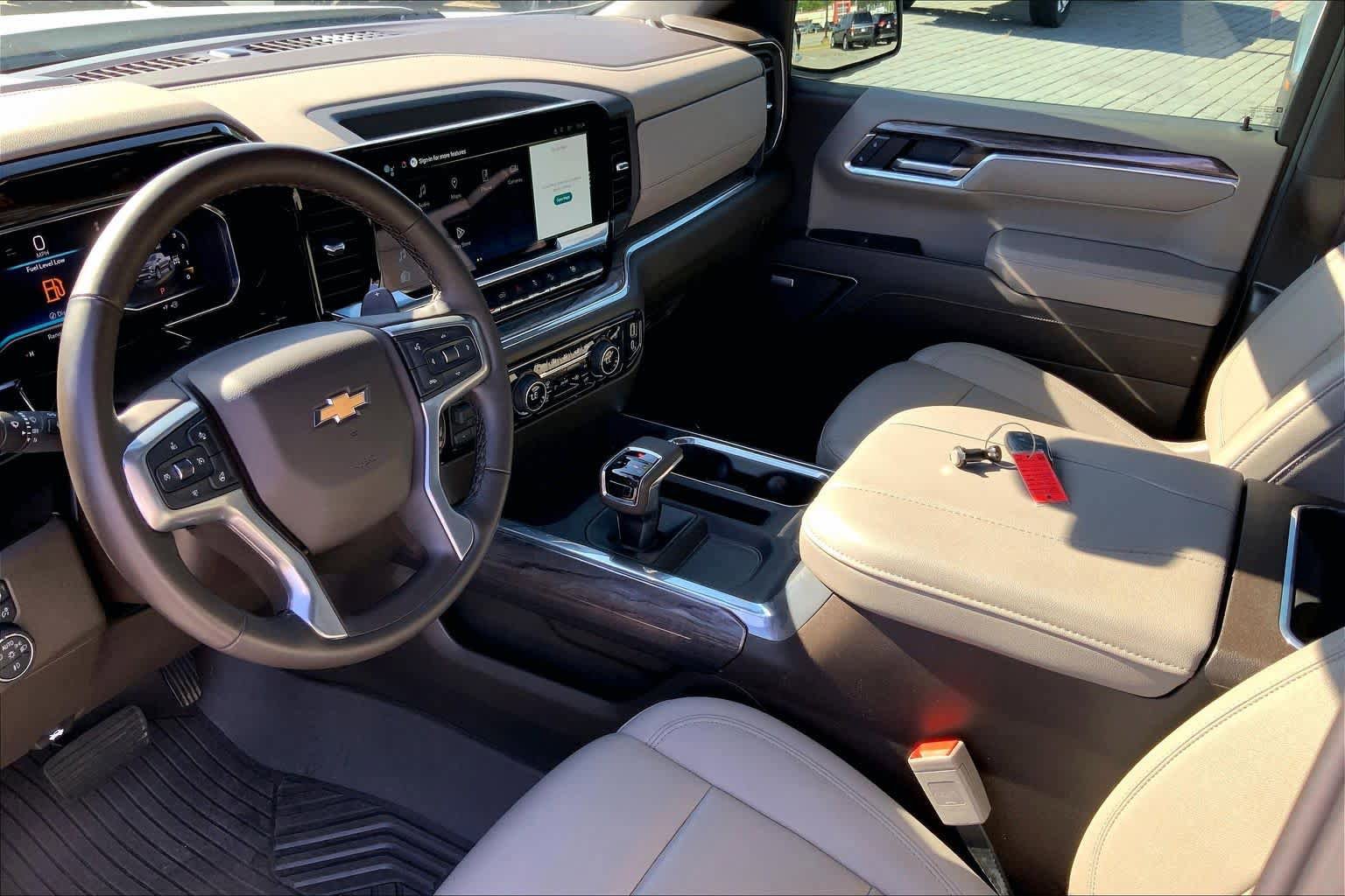 Used 2025 Chevrolet Silverado 1500 LTZ w/ LTZ Premium Package AWD/4WD image 16